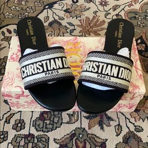 Women’s size 8 sandal